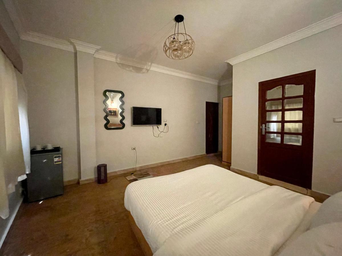 Pyramids Home Inn Il Il Cairo Esterno foto
